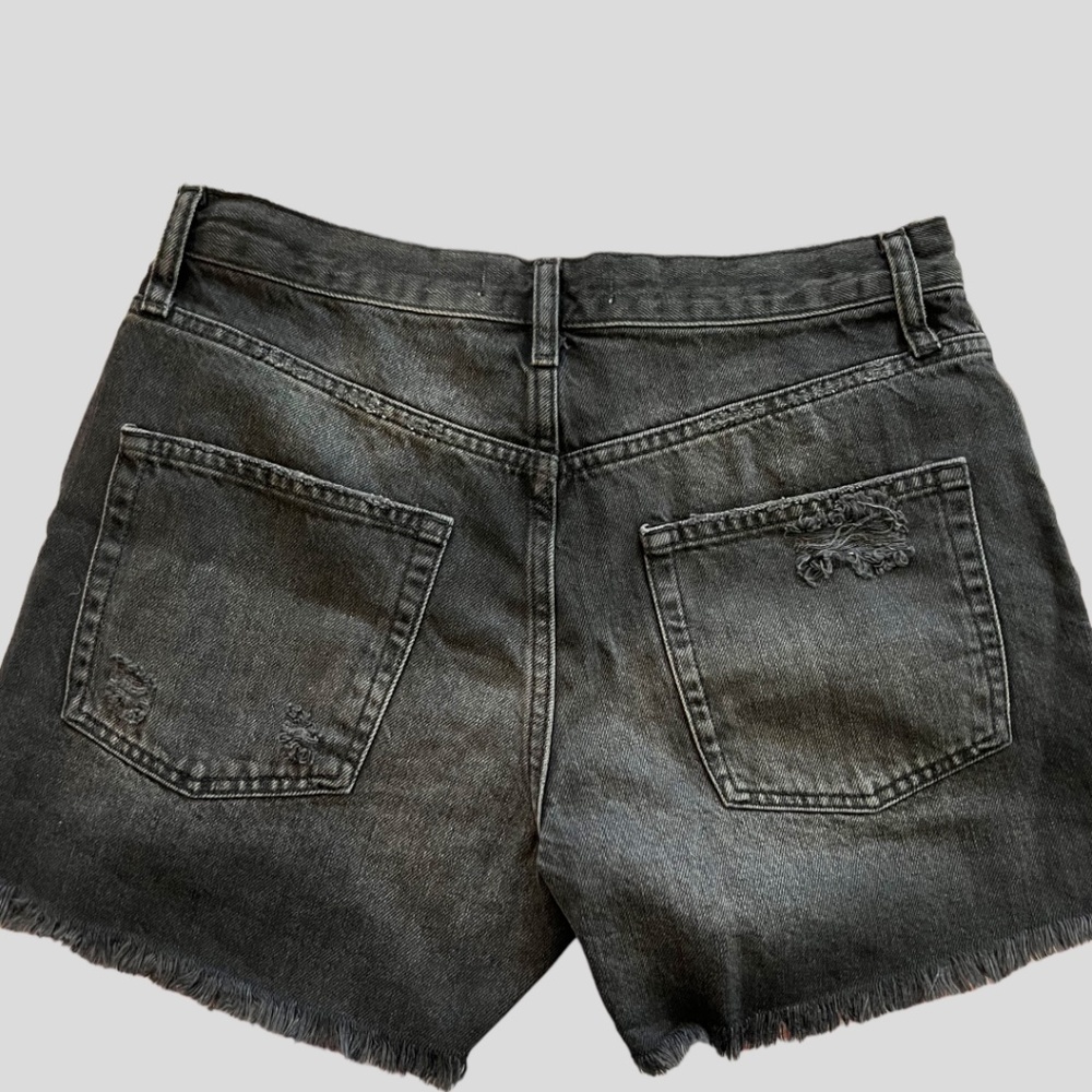 FREE PEOPLE Maggie Mid Rise Cutoff Button Front 3” Shorts NWT/Sz.27/Washed Black - Picture 8 of 11